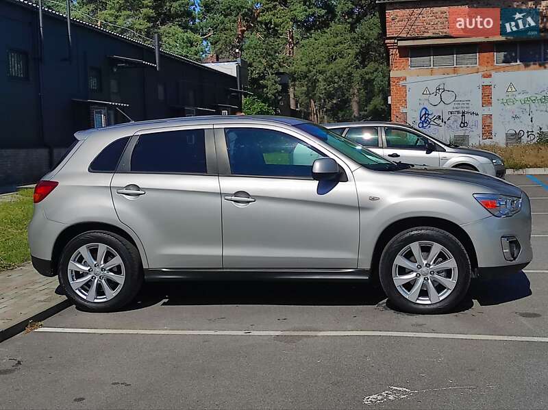 Позашляховик / Кросовер Mitsubishi Outlander Sport 2014 в Чернігові