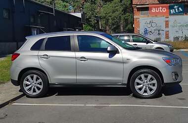 Внедорожник / Кроссовер Mitsubishi Outlander Sport 2014 в 