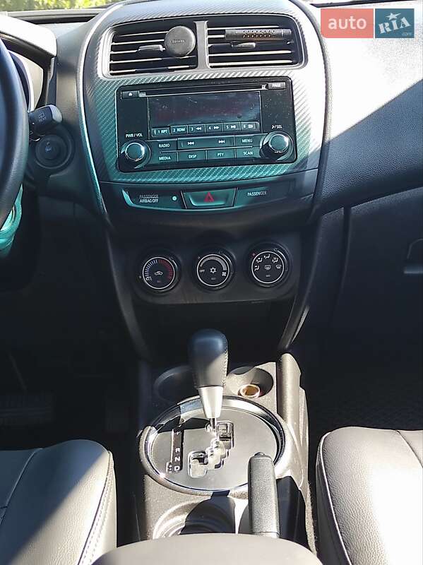 Позашляховик / Кросовер Mitsubishi Outlander Sport 2014 в Чернігові