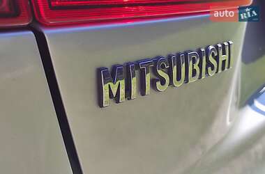 Внедорожник / Кроссовер Mitsubishi Outlander Sport 2014 в 