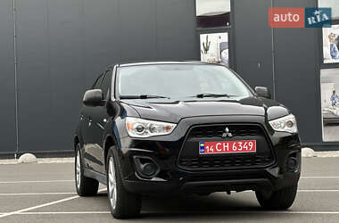 Позашляховик / Кросовер Mitsubishi Outlander Sport 2014 в Києві