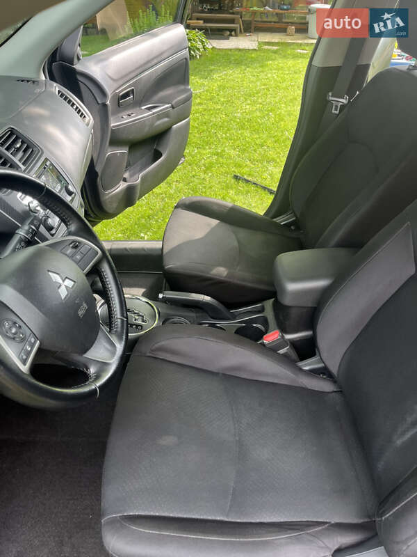 Внедорожник / Кроссовер Mitsubishi Outlander Sport 2015 в Бобрике