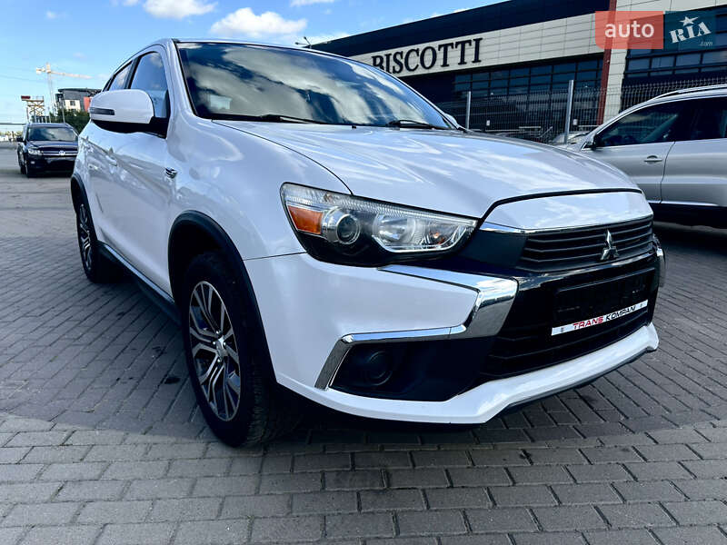 Позашляховик / Кросовер Mitsubishi Outlander Sport 2016 в Львові