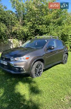 Внедорожник / Кроссовер Mitsubishi Outlander Sport 2017 в Львове