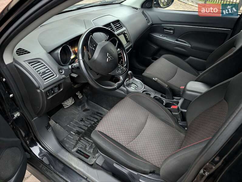 Позашляховик / Кросовер Mitsubishi Outlander Sport 2017 в Івано-Франківську