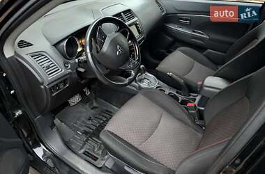 Позашляховик / Кросовер Mitsubishi Outlander Sport 2017 в 