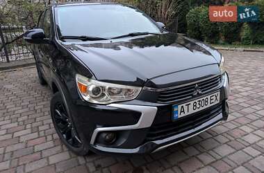 Позашляховик / Кросовер Mitsubishi Outlander Sport 2017 в 