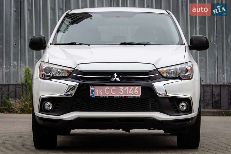 Внедорожник / Кроссовер Mitsubishi Outlander Sport 2018 в Львове
