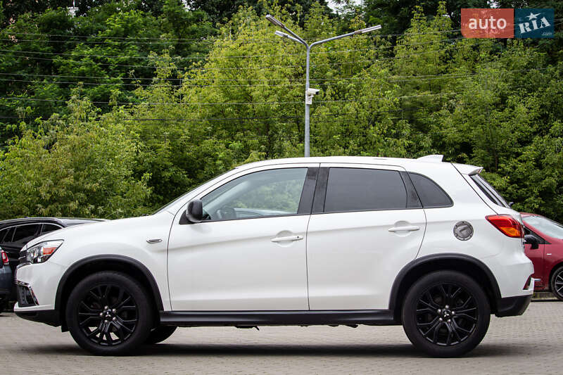 Внедорожник / Кроссовер Mitsubishi Outlander Sport 2018 в Львове