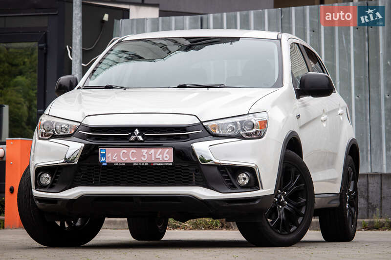 Внедорожник / Кроссовер Mitsubishi Outlander Sport 2018 в Львове