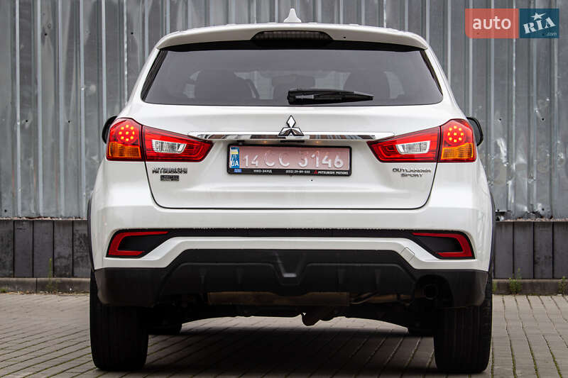 Внедорожник / Кроссовер Mitsubishi Outlander Sport 2018 в Львове