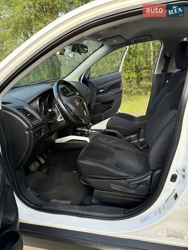 Позашляховик / Кросовер Mitsubishi Outlander Sport 2014 в Рівному