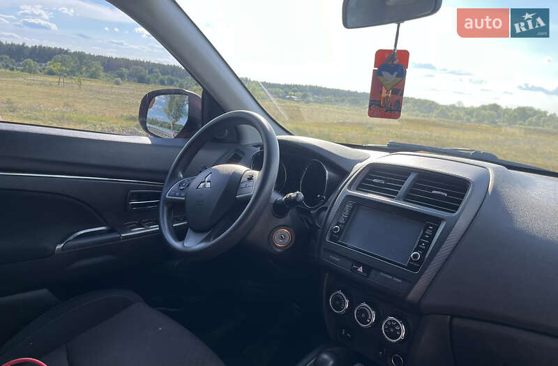 Внедорожник / Кроссовер Mitsubishi Outlander Sport 2018 в Балаклее