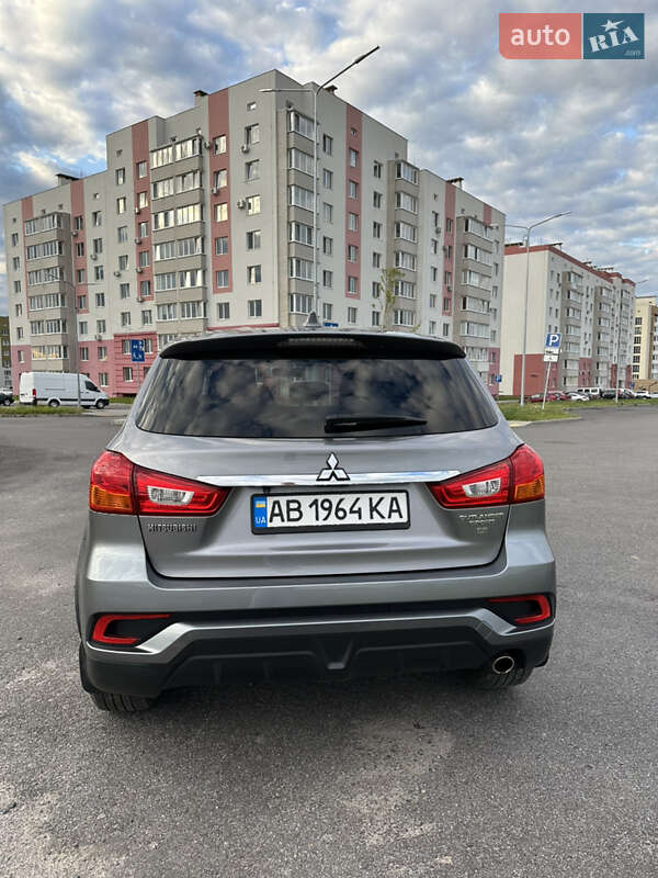 Внедорожник / Кроссовер Mitsubishi Outlander Sport 2018 в Виннице