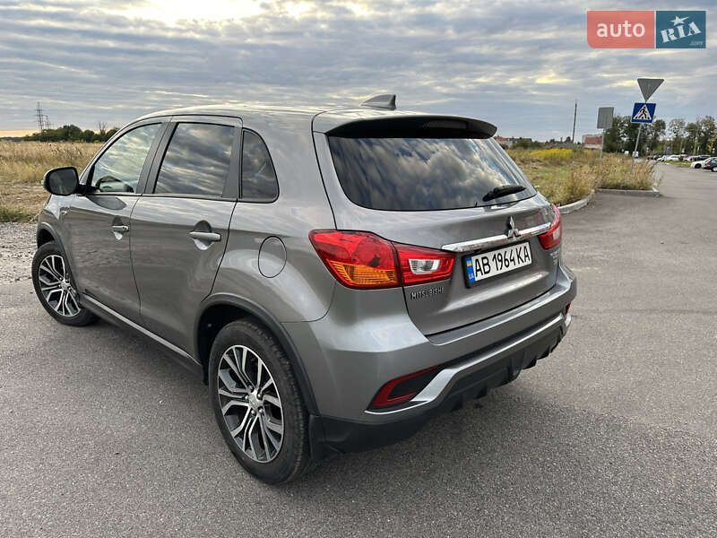 Внедорожник / Кроссовер Mitsubishi Outlander Sport 2018 в Виннице