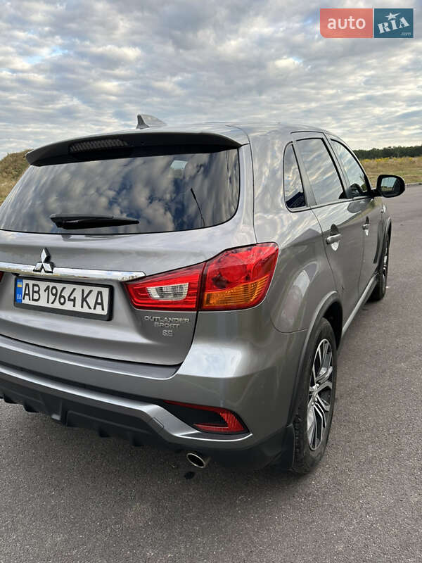 Внедорожник / Кроссовер Mitsubishi Outlander Sport 2018 в Виннице