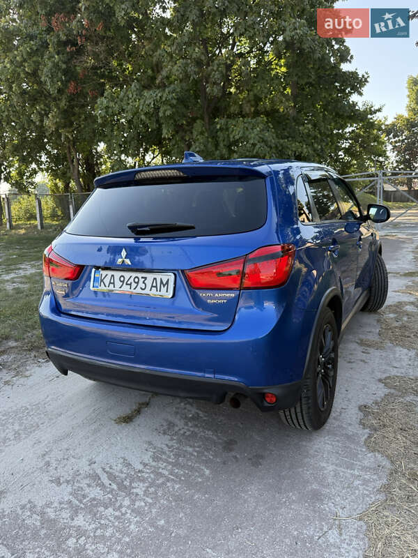 Внедорожник / Кроссовер Mitsubishi Outlander Sport 2017 в Киеве фото 8 Внедорожник / Кроссовер Mitsubishi Outlander Sport 2017 в Киеве
