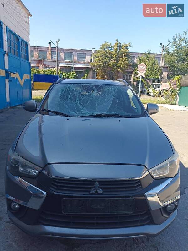 Внедорожник / Кроссовер Mitsubishi Outlander Sport 2017 в Киеве
