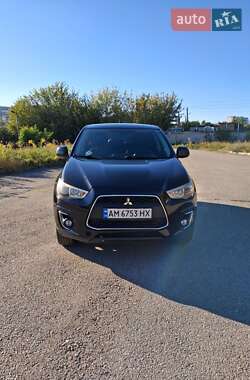 Внедорожник / Кроссовер Mitsubishi Outlander Sport 2015 в Житомире