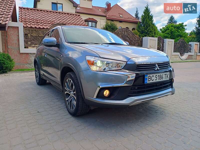 Позашляховик / Кросовер Mitsubishi Outlander Sport 2018 в Львові