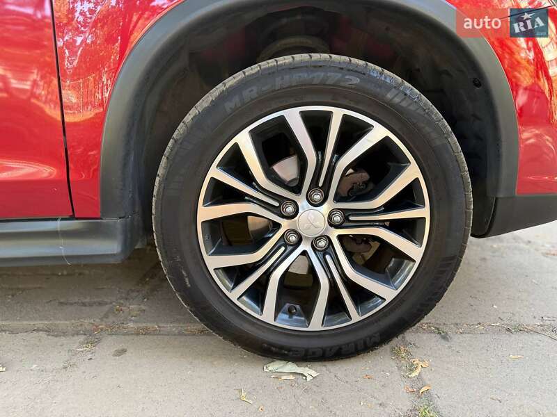 Внедорожник / Кроссовер Mitsubishi Outlander Sport 2017 в Днепре фото 4 Внедорожник / Кроссовер Mitsubishi Outlander Sport 2017 в Днепре