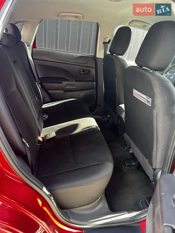 Внедорожник / Кроссовер Mitsubishi Outlander Sport 2015 в Киеве