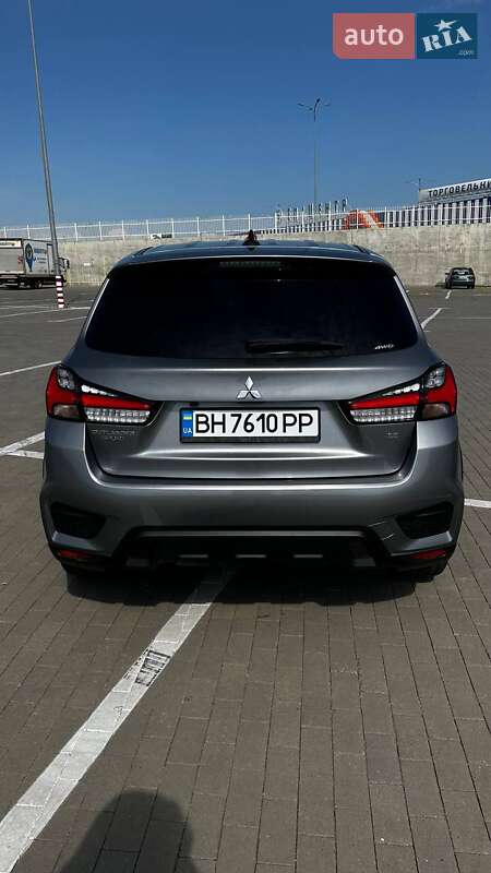 Внедорожник / Кроссовер Mitsubishi Outlander Sport 2019 в Киеве