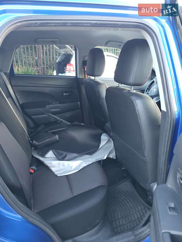 Внедорожник / Кроссовер Mitsubishi Outlander Sport 2017 в Кременчуге