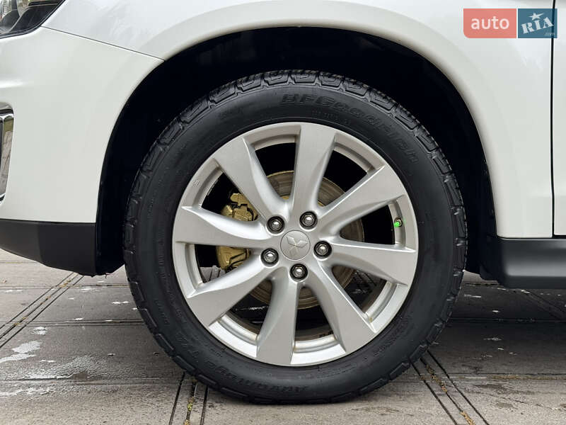 Позашляховик / Кросовер Mitsubishi Outlander Sport 2013 в Смілі