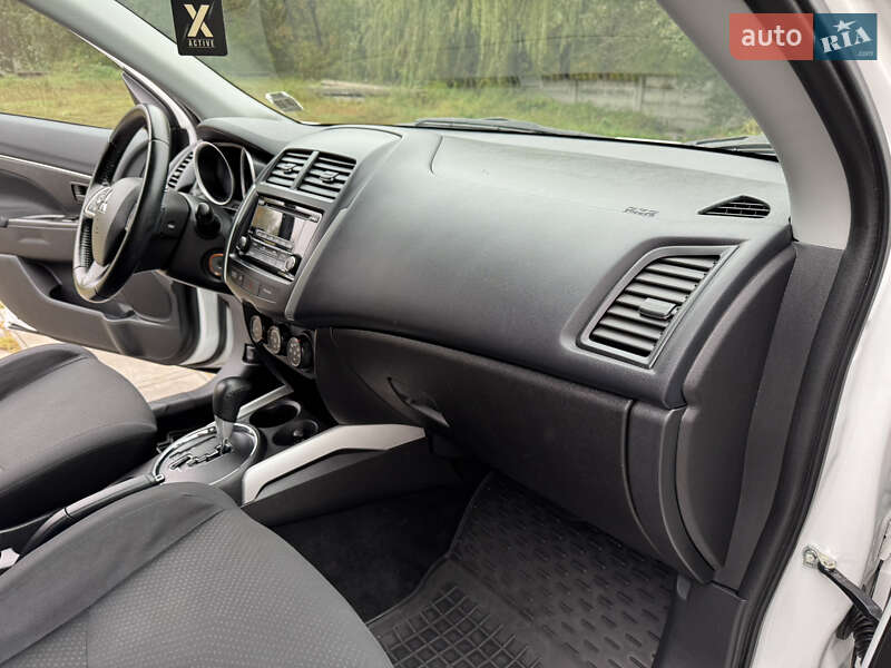 Позашляховик / Кросовер Mitsubishi Outlander Sport 2013 в Смілі