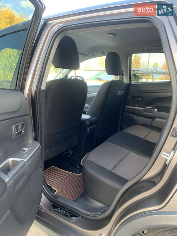 Позашляховик / Кросовер Mitsubishi Outlander Sport 2018 в Харкові фото 12 Позашляховик / Кросовер Mitsubishi Outlander Sport 2018 в Харкові