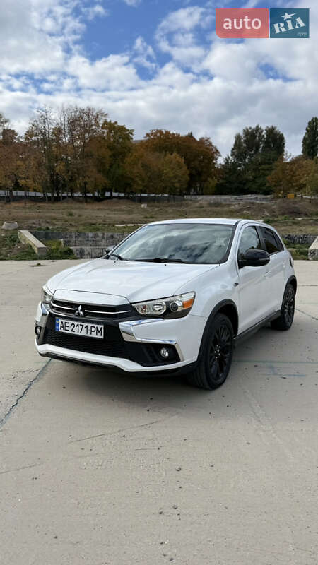 Позашляховик / Кросовер Mitsubishi Outlander Sport 2018 в Дніпрі