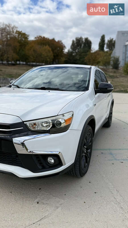 Позашляховик / Кросовер Mitsubishi Outlander Sport 2018 в Дніпрі