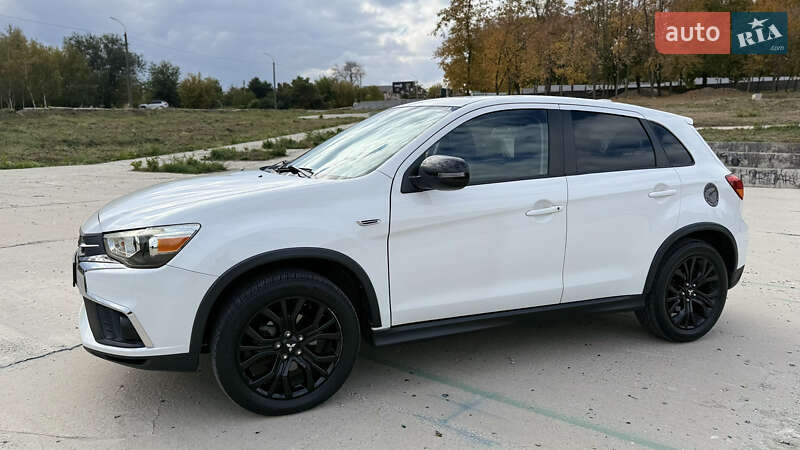 Позашляховик / Кросовер Mitsubishi Outlander Sport 2018 в Дніпрі
