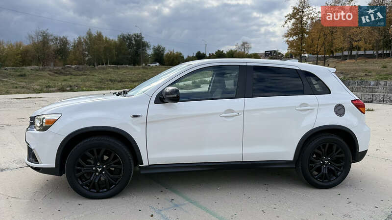 Позашляховик / Кросовер Mitsubishi Outlander Sport 2018 в Дніпрі
