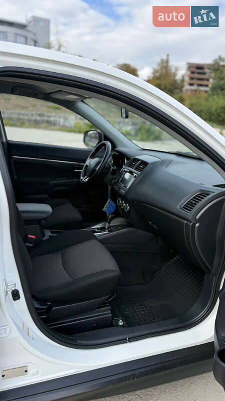 Позашляховик / Кросовер Mitsubishi Outlander Sport 2018 в Дніпрі