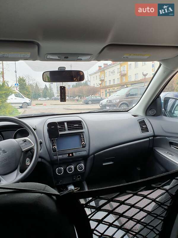 Внедорожник / Кроссовер Mitsubishi Outlander Sport 2018 в Ужгороде