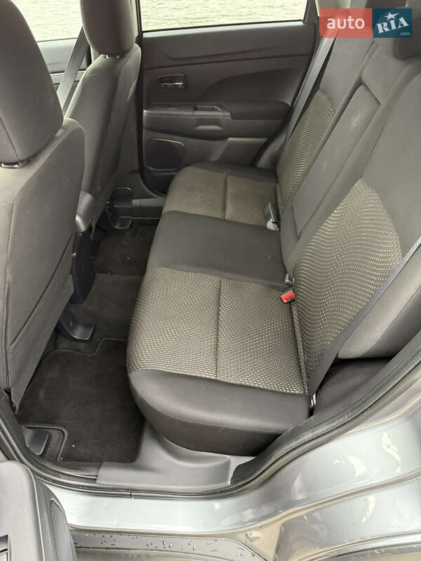 Позашляховик / Кросовер Mitsubishi Outlander Sport 2016 в Дніпрі фото 11 Позашляховик / Кросовер Mitsubishi Outlander Sport 2016 в Дніпрі