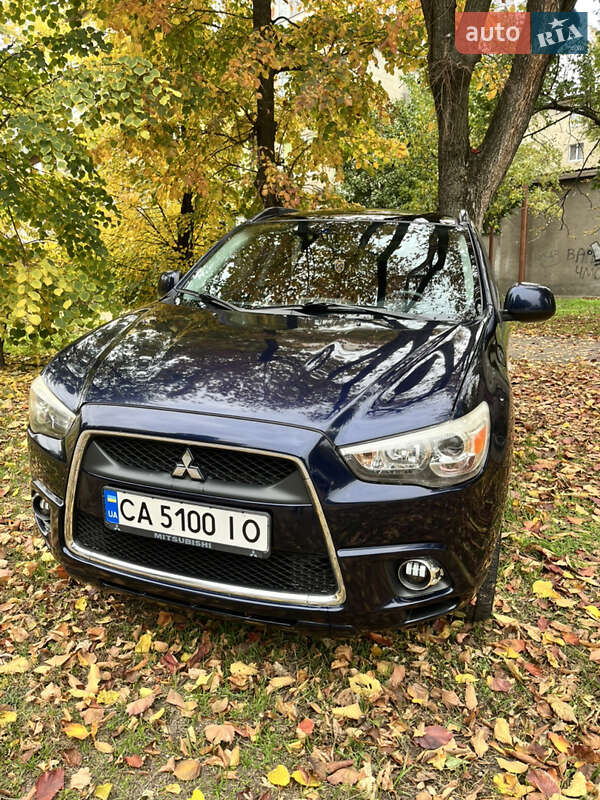 Внедорожник / Кроссовер Mitsubishi Outlander Sport 2012 в Черкассах
