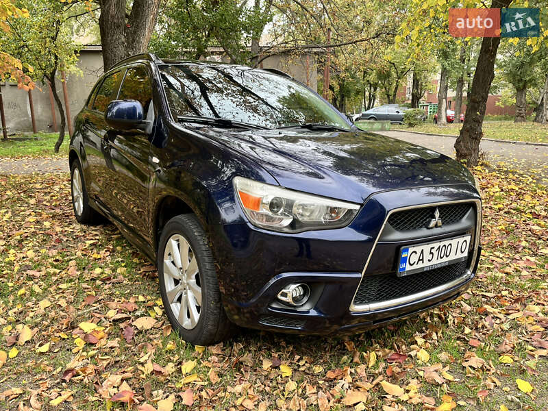 Внедорожник / Кроссовер Mitsubishi Outlander Sport 2012 в Черкассах