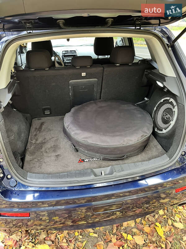 Внедорожник / Кроссовер Mitsubishi Outlander Sport 2012 в Черкассах