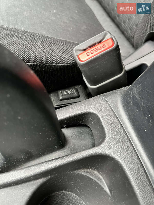 Внедорожник / Кроссовер Mitsubishi Outlander Sport 2012 в Черкассах