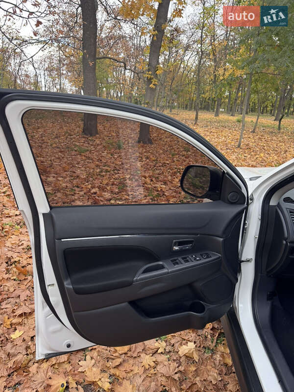 Позашляховик / Кросовер Mitsubishi Outlander Sport 2019 в Кропивницькому