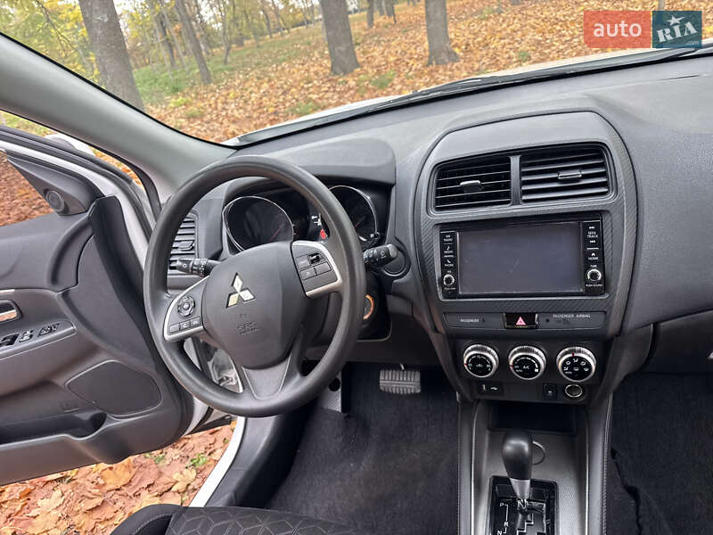 Позашляховик / Кросовер Mitsubishi Outlander Sport 2019 в Кропивницькому