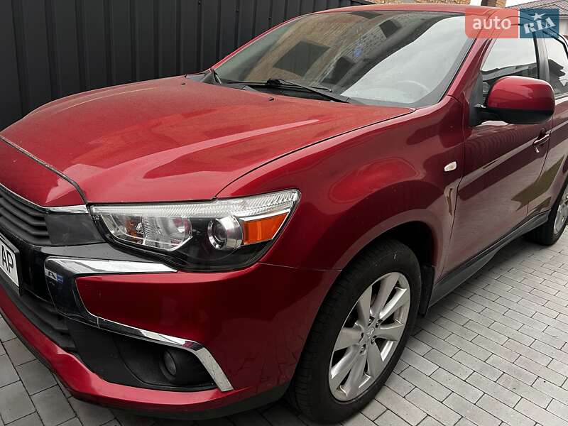 Внедорожник / Кроссовер Mitsubishi Outlander Sport 2015 в Киеве