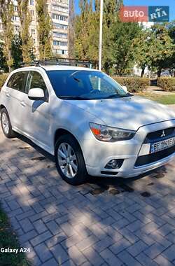 Внедорожник / Кроссовер Mitsubishi Outlander Sport 2011 в 