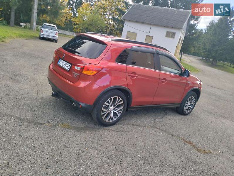 Внедорожник / Кроссовер Mitsubishi Outlander Sport 2016 в Бурштыне