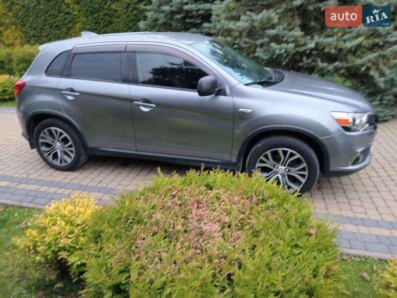 Внедорожник / Кроссовер Mitsubishi Outlander Sport 2016 в Львове фото 12 Внедорожник / Кроссовер Mitsubishi Outlander Sport 2016 в Львове