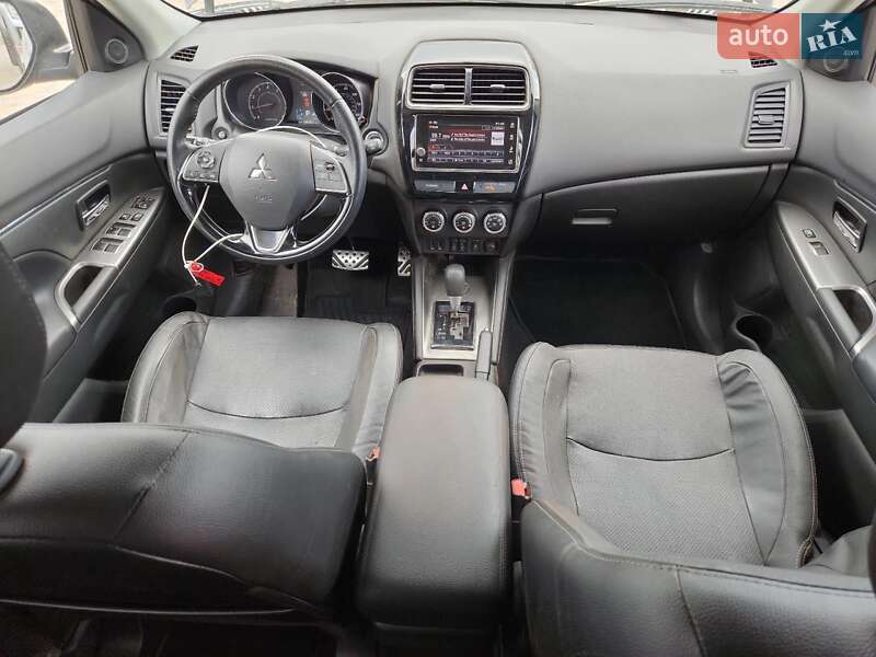 Внедорожник / Кроссовер Mitsubishi Outlander Sport 2018 в Тернополе