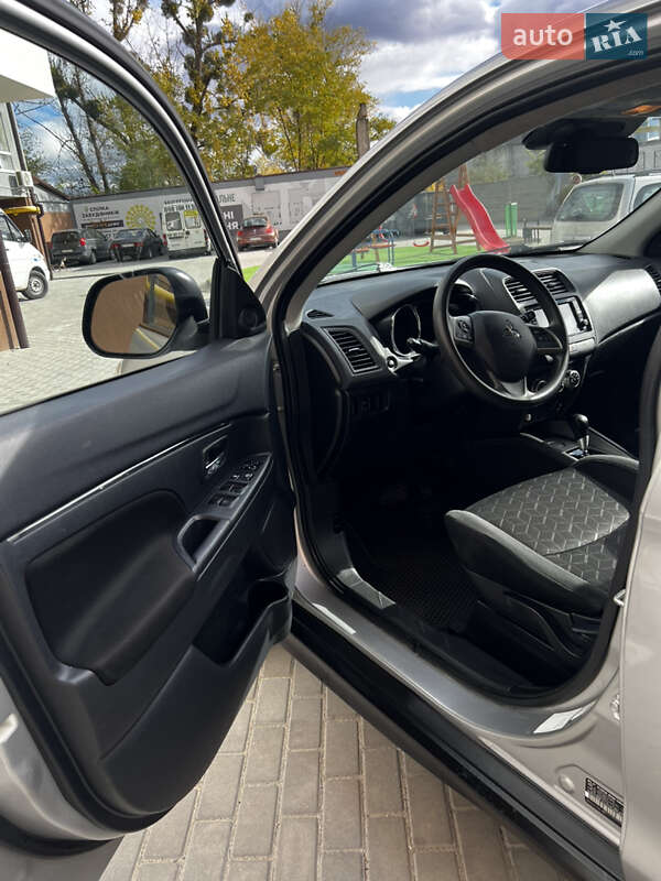 Внедорожник / Кроссовер Mitsubishi Outlander Sport 2021 в Ивано-Франковске фото 12 Внедорожник / Кроссовер Mitsubishi Outlander Sport 2021 в Ивано-Франковске
